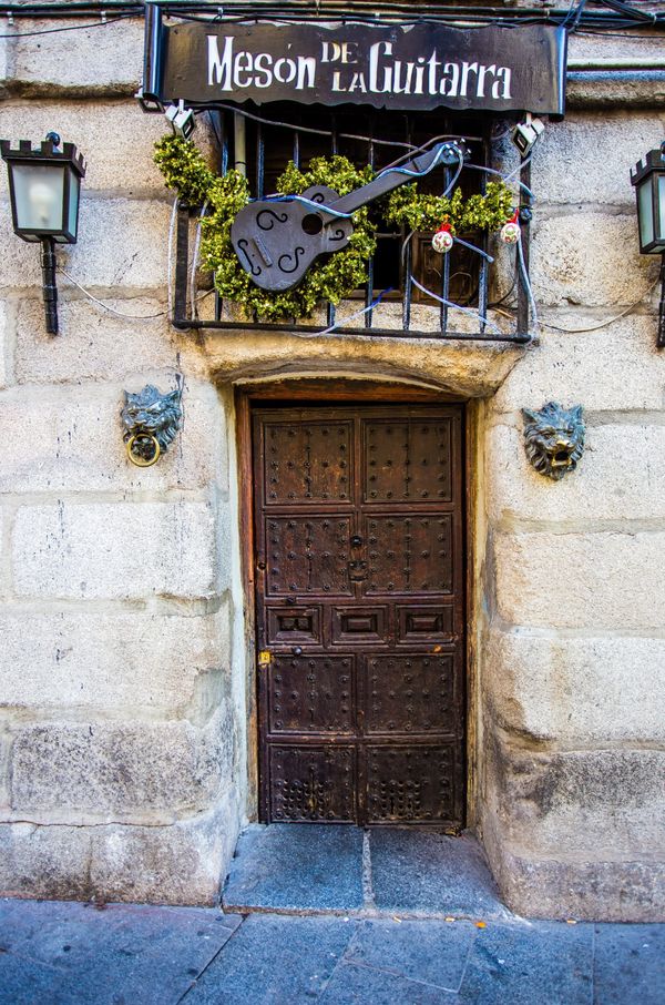 From One-Way to Two-Way Doors: Rethinking How We Make Big Decisions