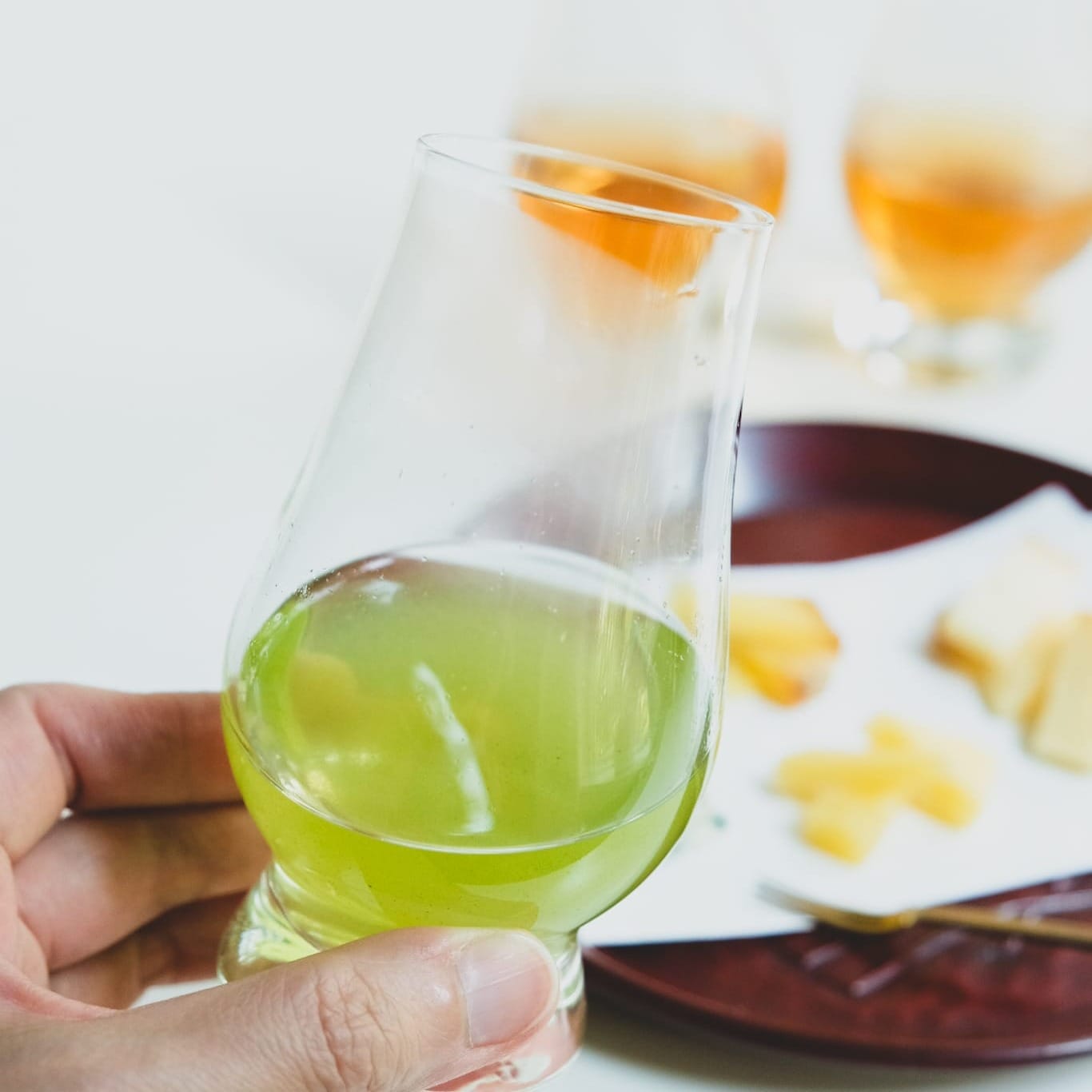 Tamaryokucha served in a Glencairn-style glass to enhance the aroma. Photo by @janschanoma