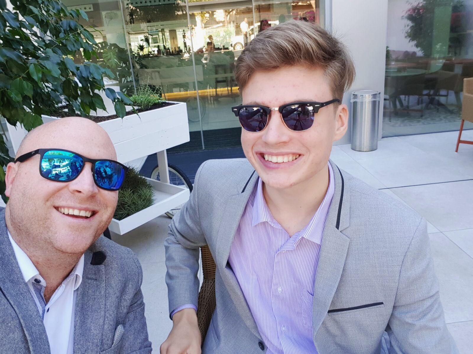 Mossy : Je suis heureux de travailler sur commission