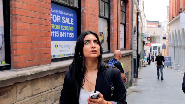 Voici Helena : Obtenir de la reconnaissance