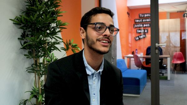 Voici Maxime : Devenir sociable