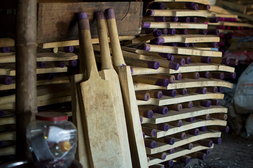 The art of cricket bat making in India (photo report)