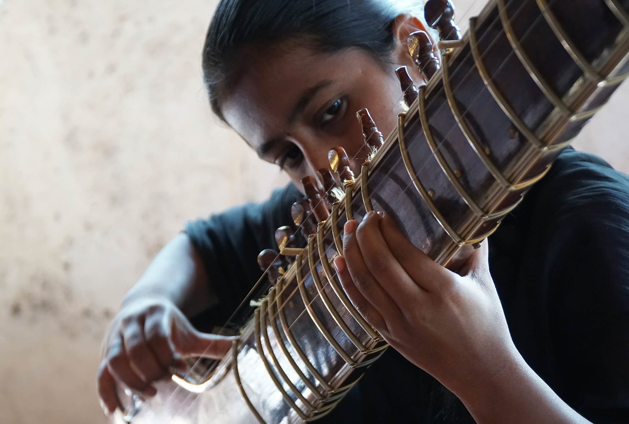 Indian school breaks cycle of poverty with music