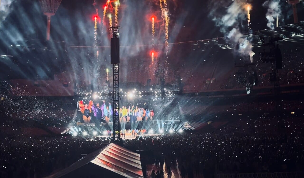 Sparks Fly: Taylor and her dancers take their final bows. PHOTO: Crystal Choo
