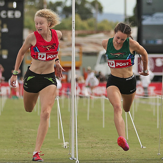 Pros take on amateurs in race for young runners post image