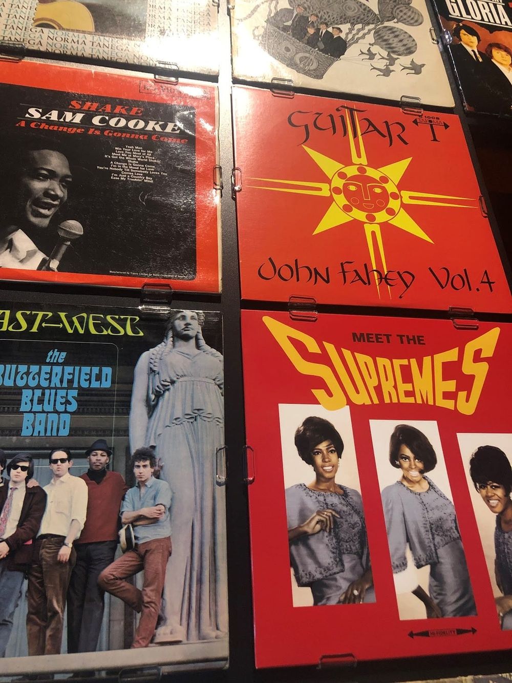 Exhibition puts '60s movers and shakers on centre stage post image