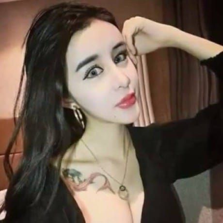 Selfie obsession: Young girls push for plastic surgery "perfection" post image