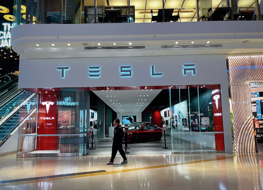 Calls to charge up electric car revolution post image