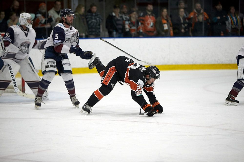 Melbourne Mustangs remain hopeful despite letting playoff hopes slip post image