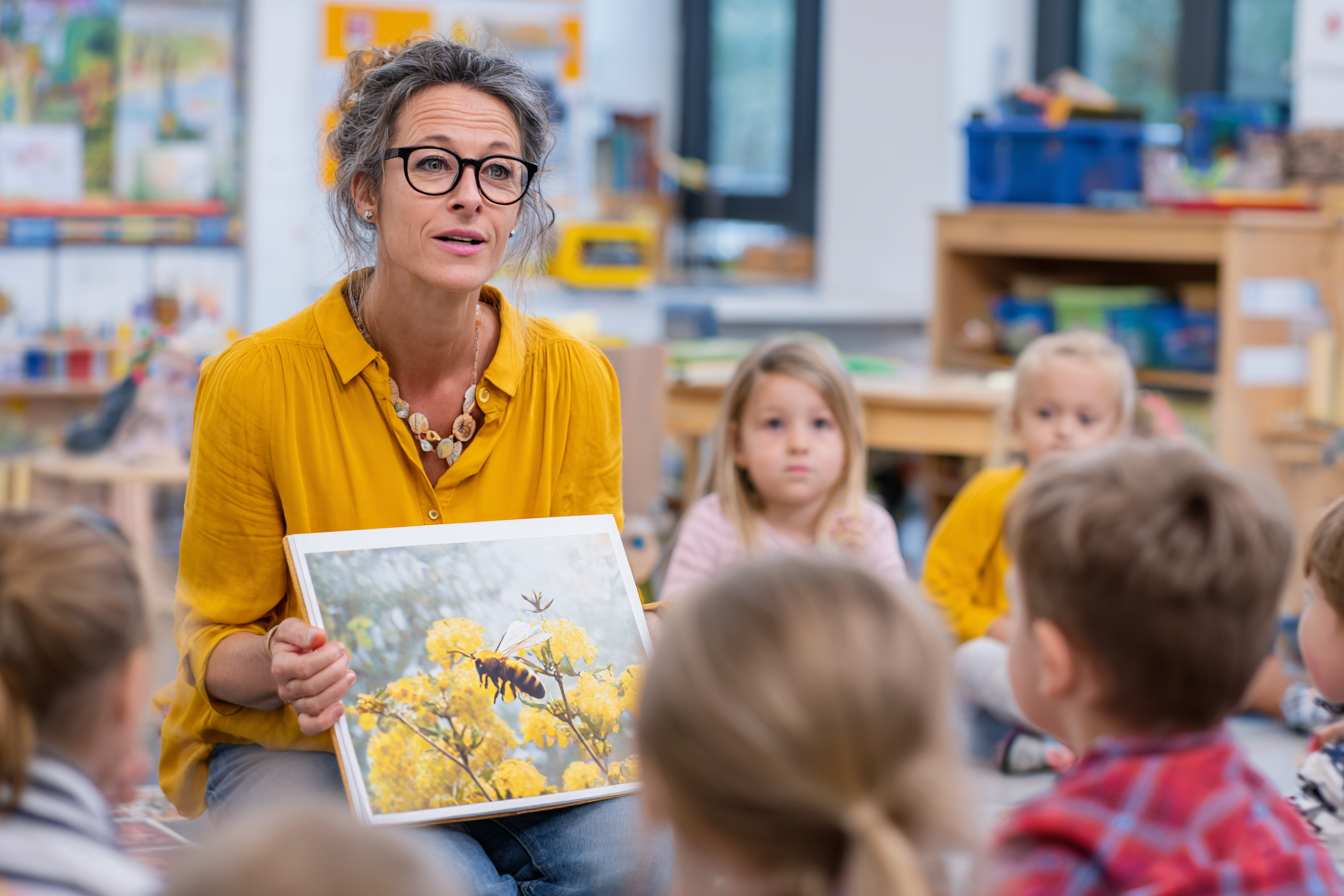 Lesson Plan (Grades K-2): Sensory Coding with Bee Bots - Early Computational Thinking through Tactile Programming