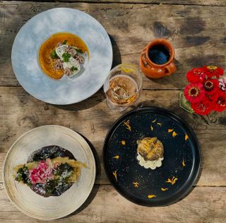 Restaurants & Cafés