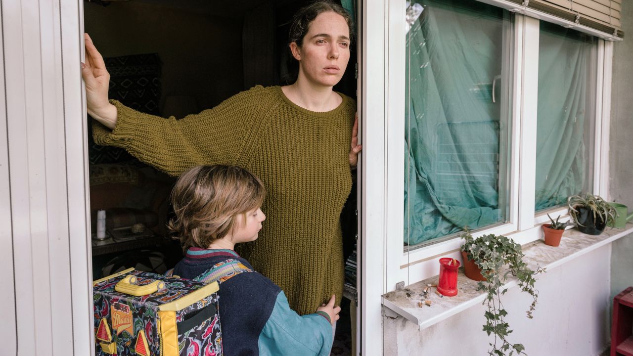 Still from 'Die Beste Aller Welten' (2018)