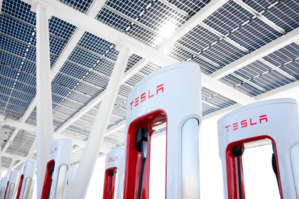Tesla kocha Xinjiang? Chińskich kłopotów Elona Muska ciąg dalszy