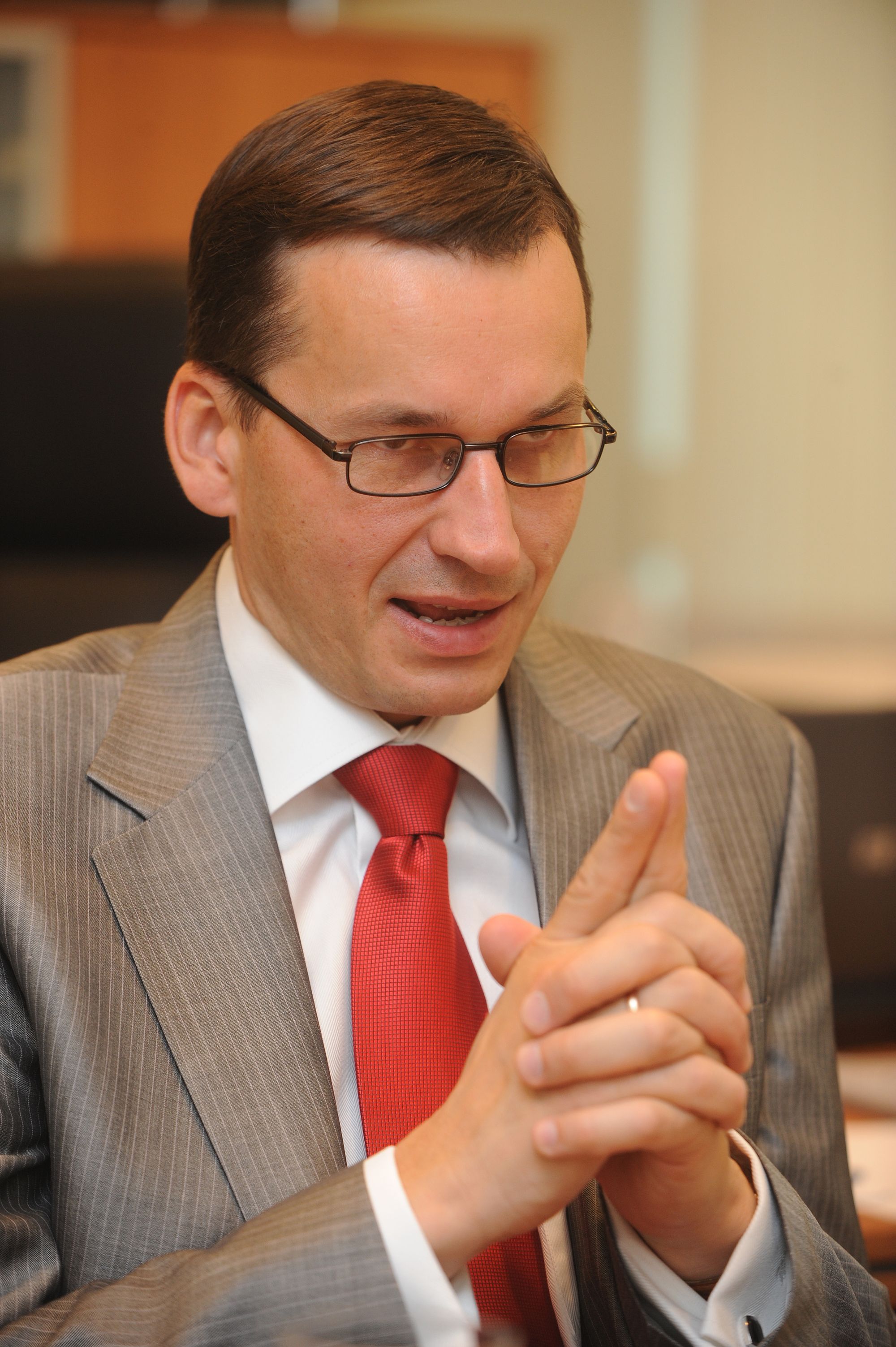 Człowiek Morawieckiego, dom pod Moskwą i krzyż smoleński