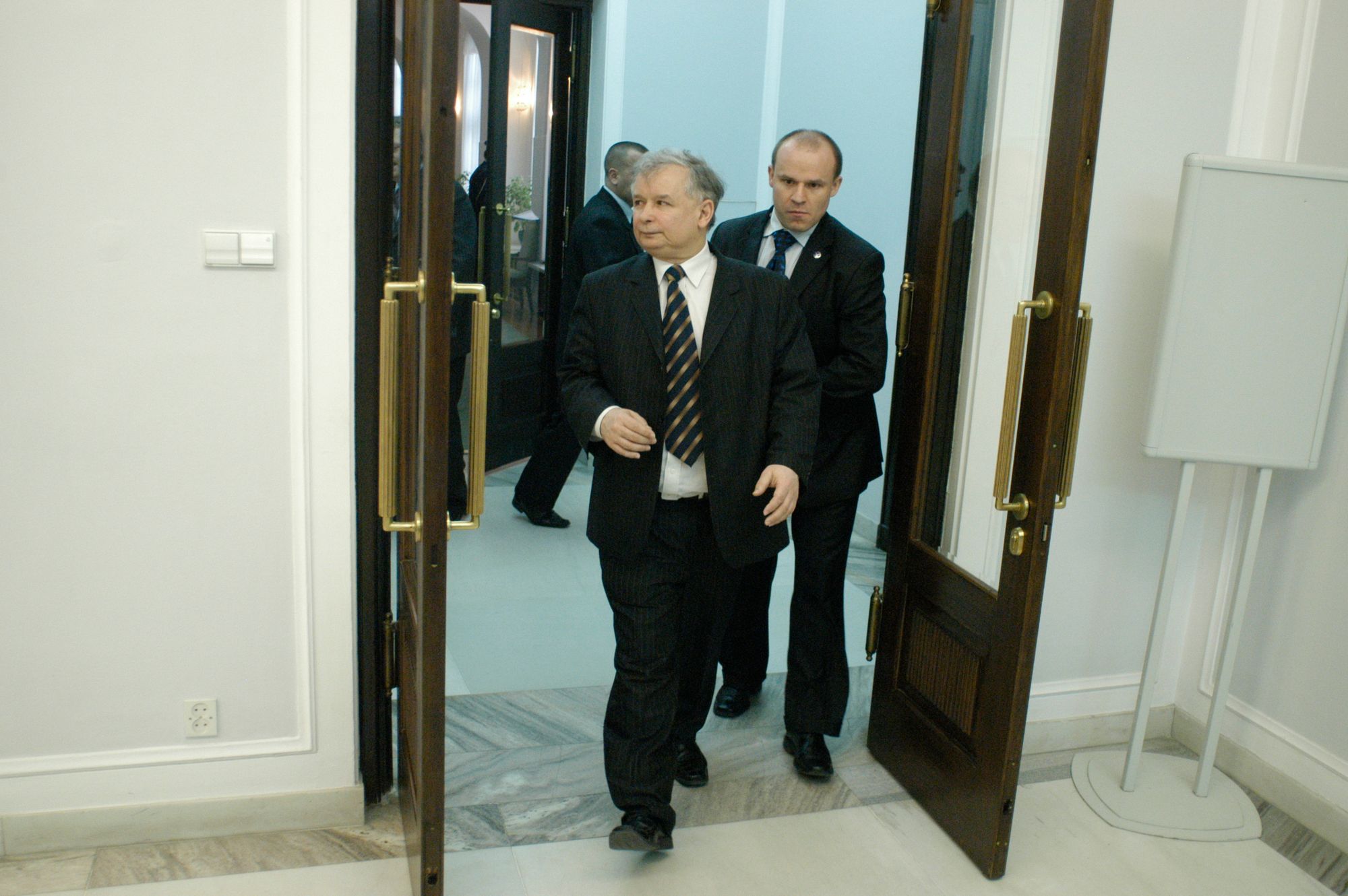 Kamuflaż, kalkulacja, mistyfikacja: Kaczyński z Morawieckim w Kijowie