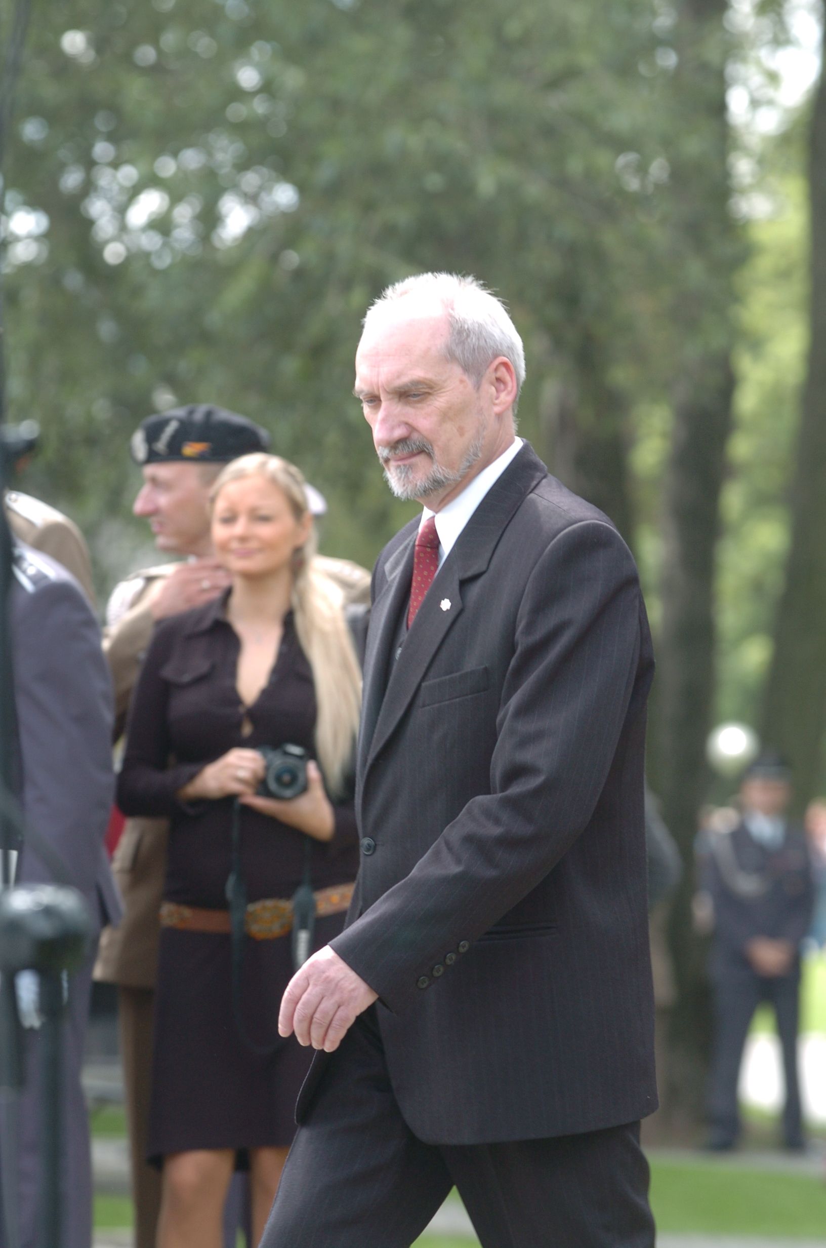 Rzeczkowski: Teorie smoleńskie podzieliły Polskę jak nigdy