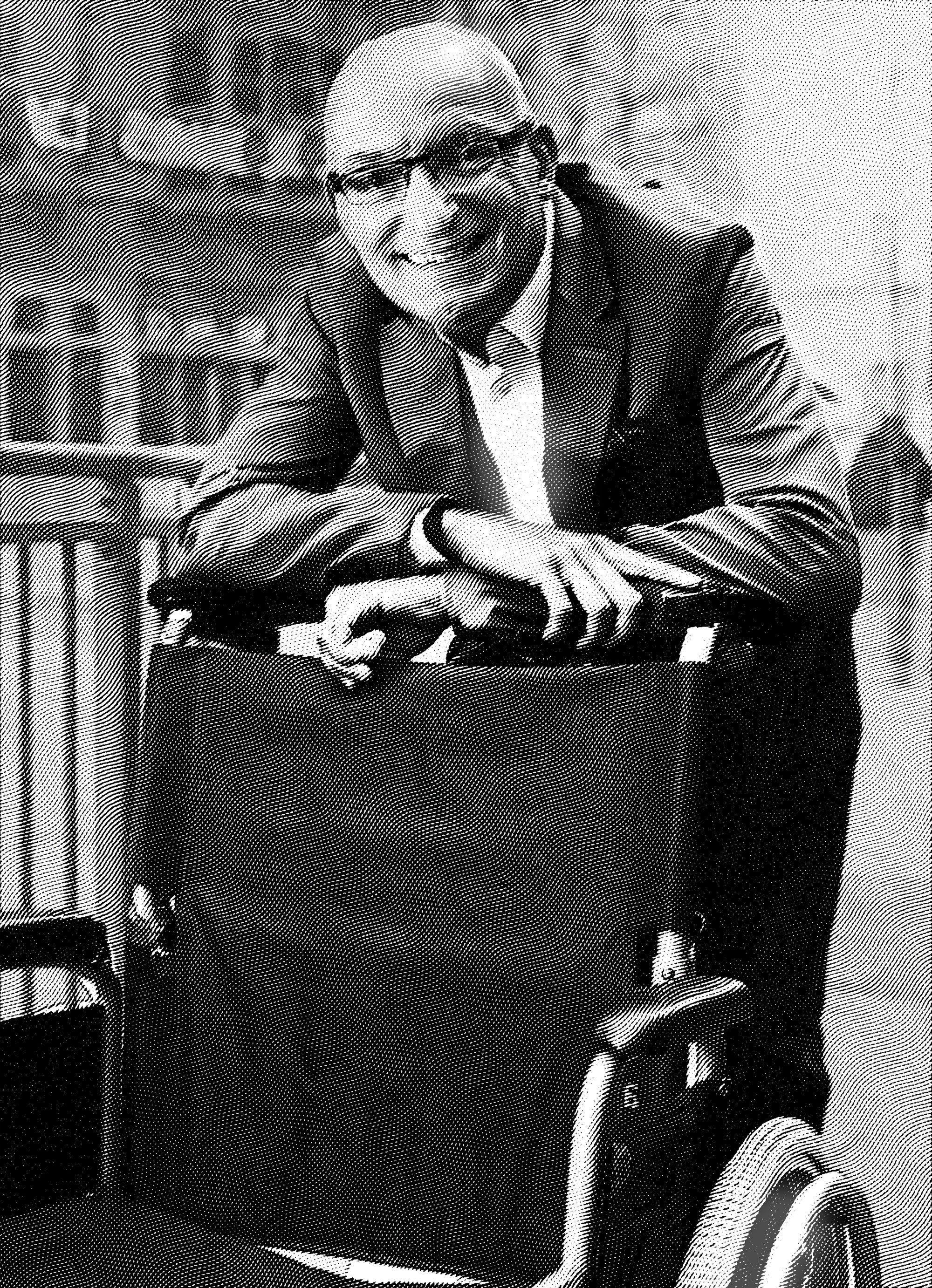 Każe rodzicom skazanym na życie z renty socjalnej przeżyć za 1600 złotych!