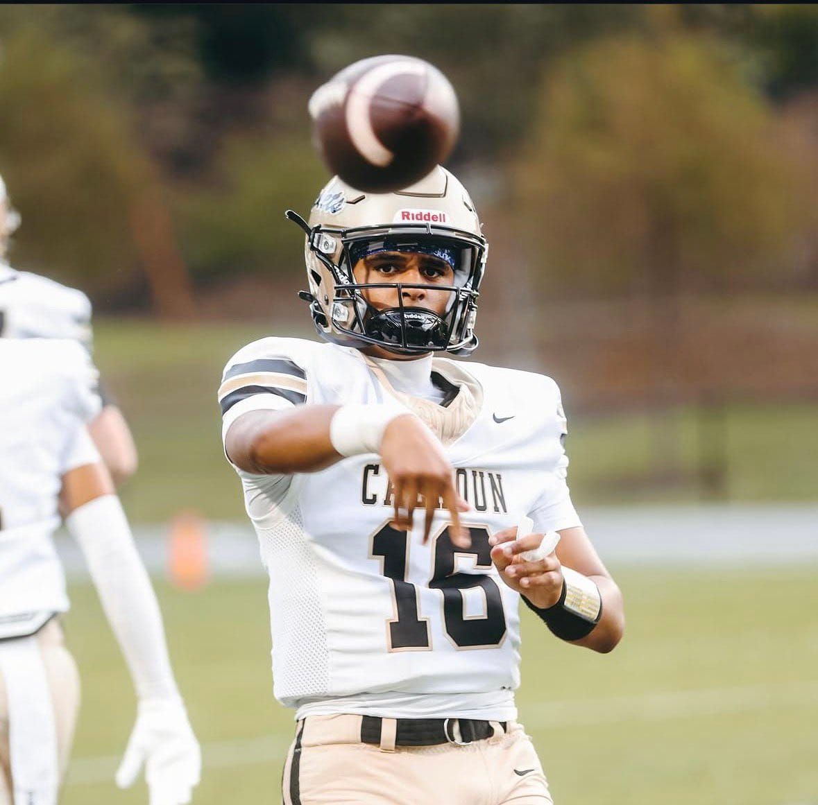 Four-star 2028 QB Trace Hawkins of Calhoun HS (Ga.), who holds 16 scholarship offers, received a surprise…