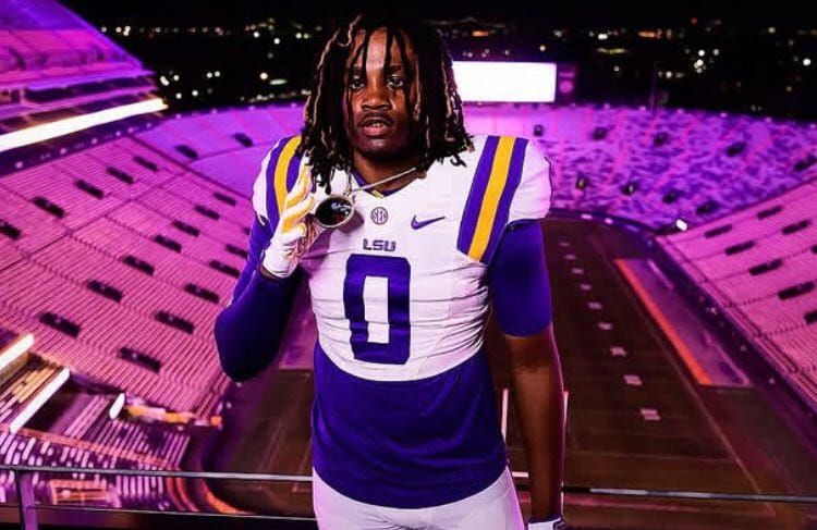 Five-star edge rusher Chris Whitehead, the No. 4 prospect at his position in the 247Sports Composite and top…
