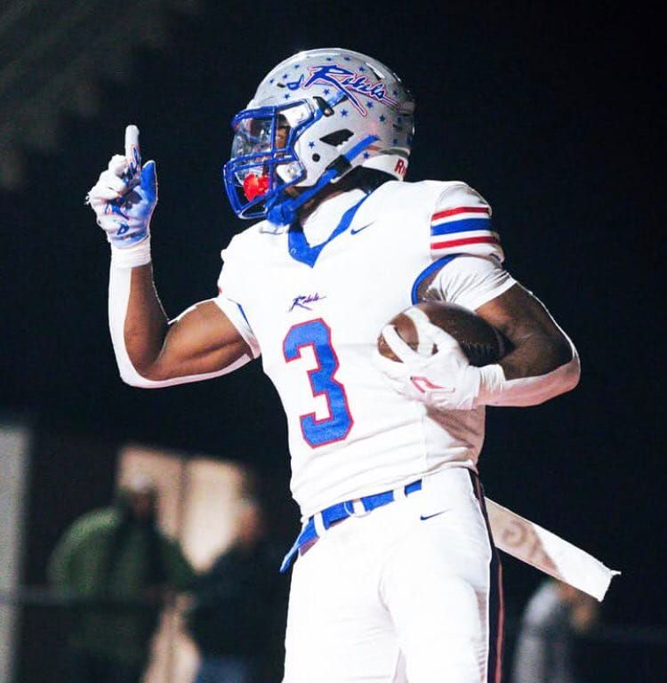 Four-star RB Tre Segarra, the No. 5-7 prospect nationally in the 2027 class from Duncan (S.C.) Byrnes, will…