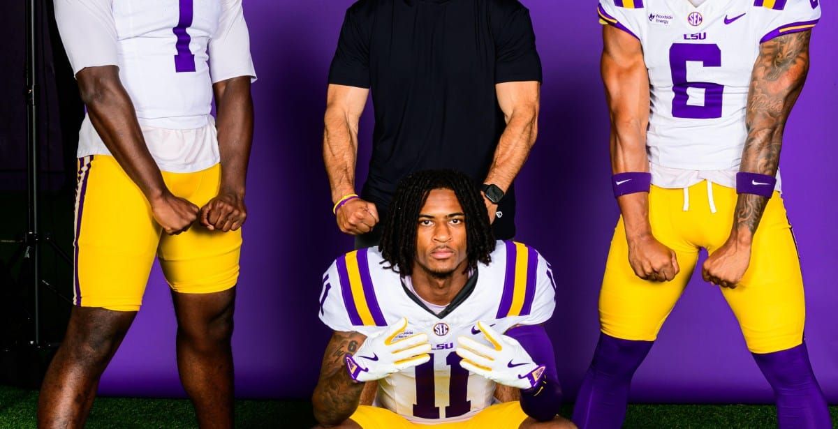 LSU held its day 9 fall camp practice with observers granted the standard 10–12 minutes of viewing time