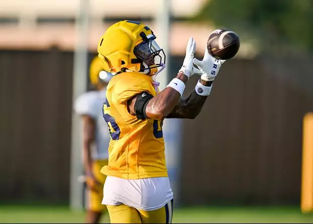 LSU held its latest fall camp practice on Thursday, with the Tigers putting in work as shown in new video…