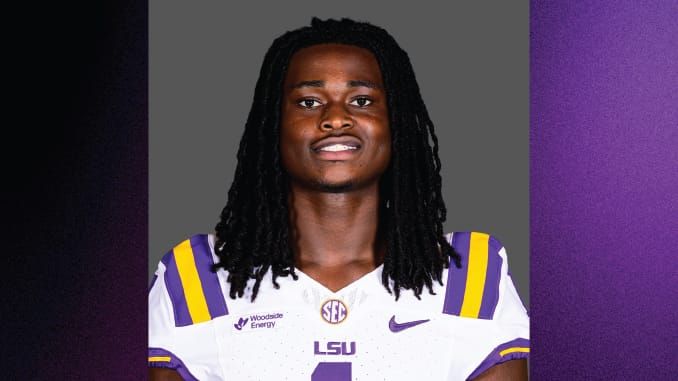At LSU’s Saturday scrimmage, first-team offense faced first-team defense in a matchup that pits edge…