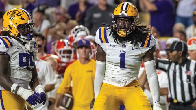 Umanmielen homecoming — 3 sacks, 4 TFL back to Oxford