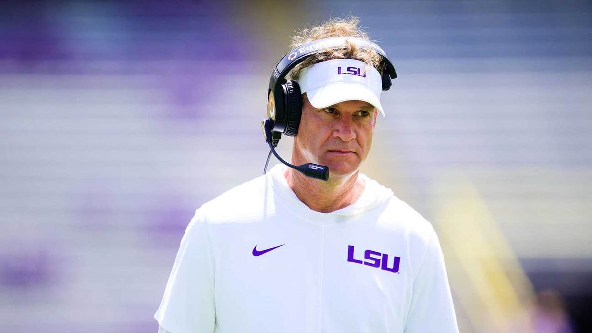 Clemson's GC emailed LSU: playing former pros Saturday may breach the game contract. Still coming to Baton Rouge. No damages ask. (Yahoo Sports)