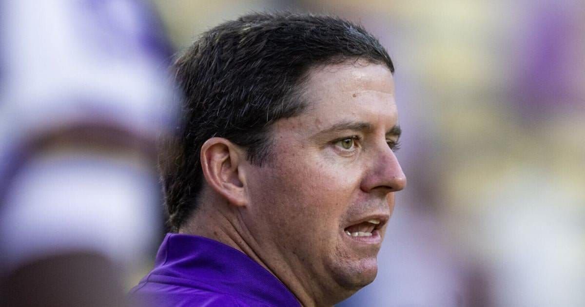 LSU’s former OC Joe Sloan now calls Kentucky’s plays, and gets his shot at the school that fired him