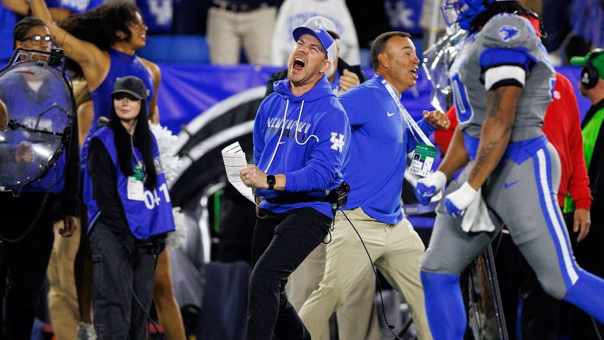 Kentucky stands alone atop the SEC at 5-1 after beating Vanderbilt for its sixth straight win