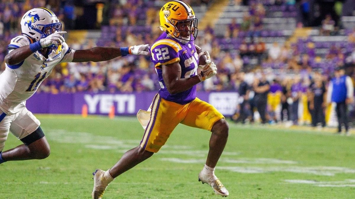 LSU opens as a 10-point favorite at Kentucky; Georgia-Alabama is a pick’em