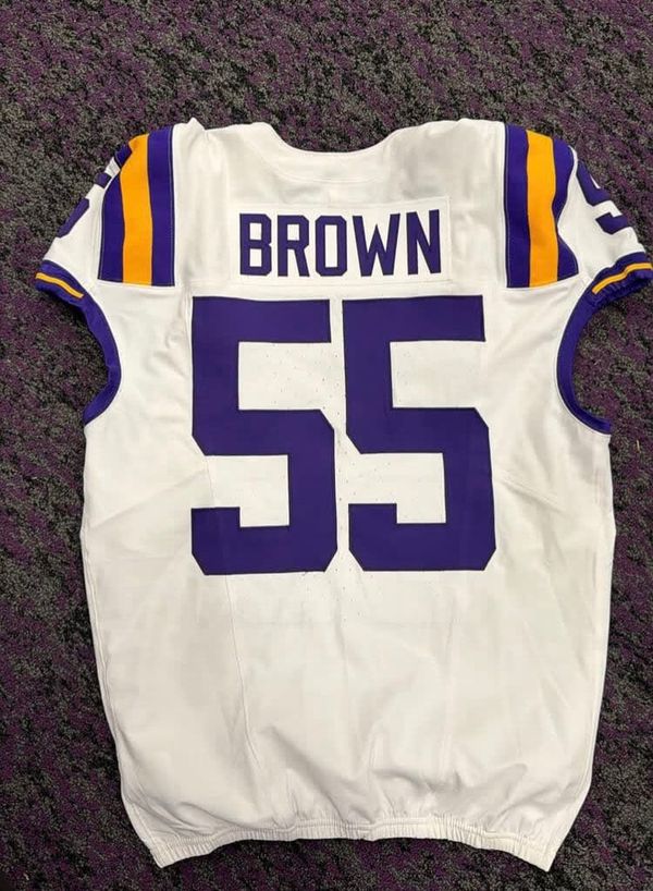 Five-star DL Lamar Brown, the No. 1 overall prospect in the 2026 class and a Baton Rouge product from…
