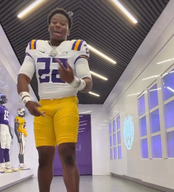 Five-star DL Lamar Brown, the No. 1 overall prospect in the 2026 class and a Baton Rouge product from…