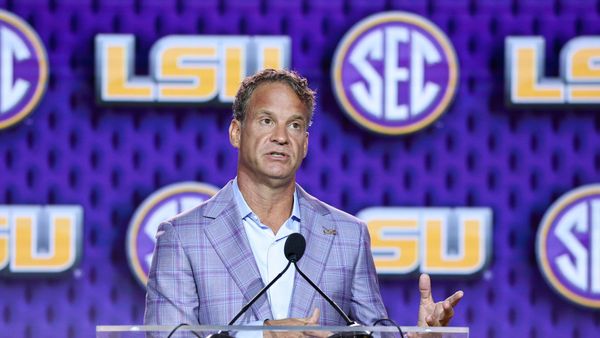 LSU head coach Lane Kiffin praised QB Sam Leavitt’s seamless return and rapid progress after the Tigers’…