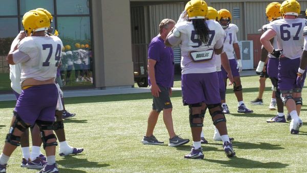 LSU offensive linemen drilled for nearly three minutes Friday morning, emphasizing reps, footwork and…