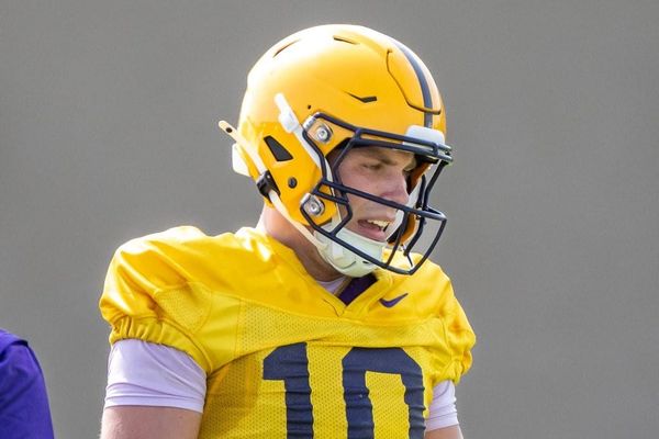 LSU continued fall drills Monday ahead of its Sept