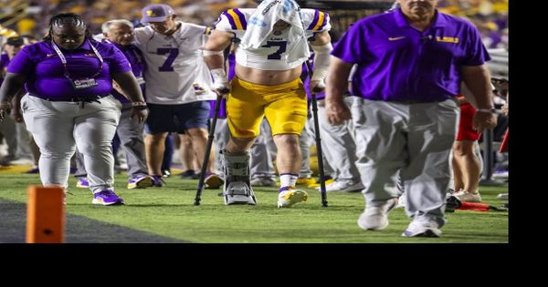 Whit Weeks fractures right leg — Kiffin: Monday tells if he returns later, or not at all