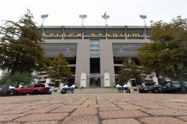 LSU submitted 103. Two spots open under 105. Wright and Harris stay enrolled — can be added later. Clemson first. (Thamel)