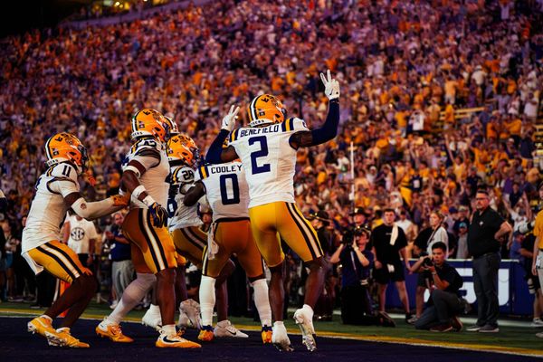 LSU drops to No. 11 in AP despite 35-6 A&M thrashing — Coaches hold 11