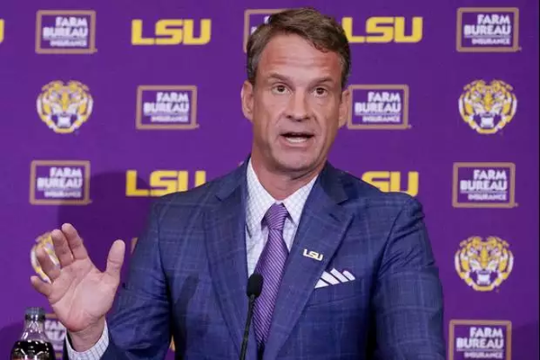 Kiffin: LSU will "absolutely" follow SEC rules if Thursday goes the other way. Daily contact with the league. Team leaders said bring them if they help us win. Controlled chaos. Clemson week. (CBS, AP, TD)