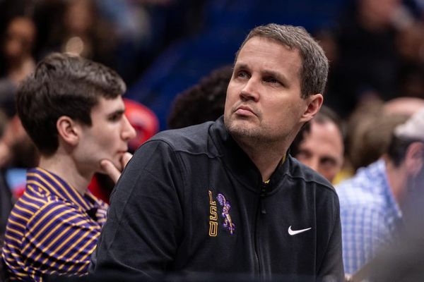 Wade: full 15 practicing — ‘bludgeon people in transition’