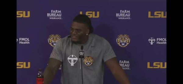VIDEO: Three freshmen on LSU’s defensive line at once: “That’s the future right there”