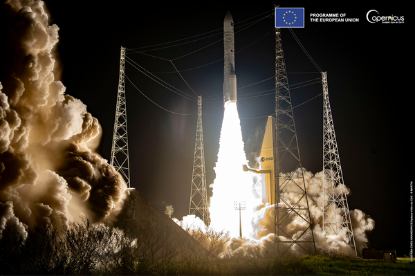 Visually-spectacular night launch of the Ariadne 6 rocket on August 12th. A tower of flame lights up clouds of vapour. Can this really help the environment?