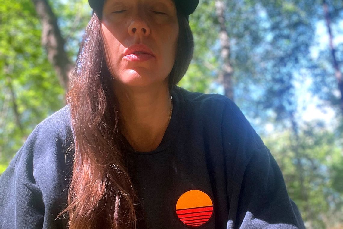 Voo Breath for Ease - A Grounding Breathwork Series With Laura Haraka | 3 min