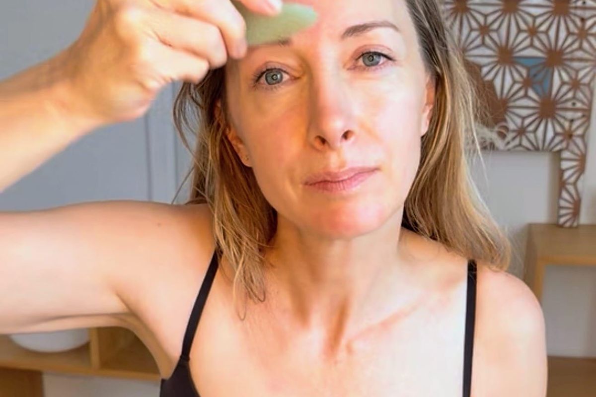 Facial Gua Sha: A Step-by-Step Practice for Glow and Calm | 5-10 min