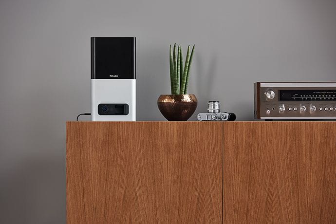 Petcube Bites on the table top