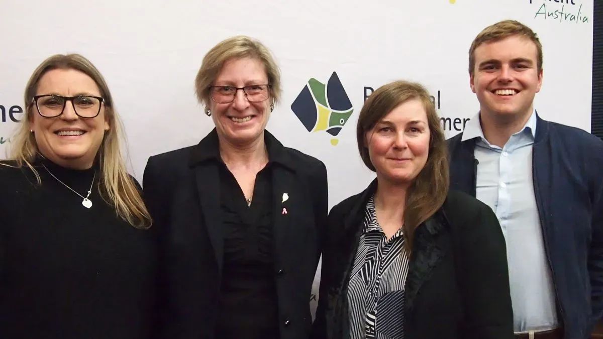 Locals graduate from leadership program