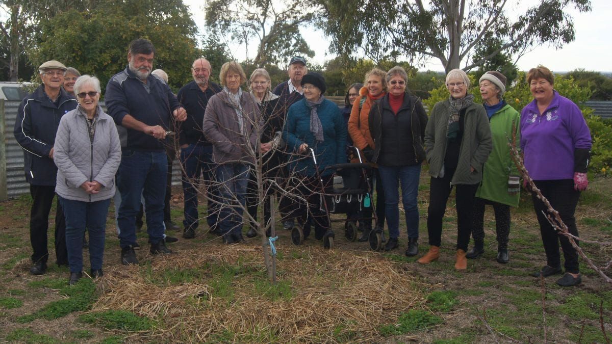 Social garden group gets a visitor from St John Ambulance