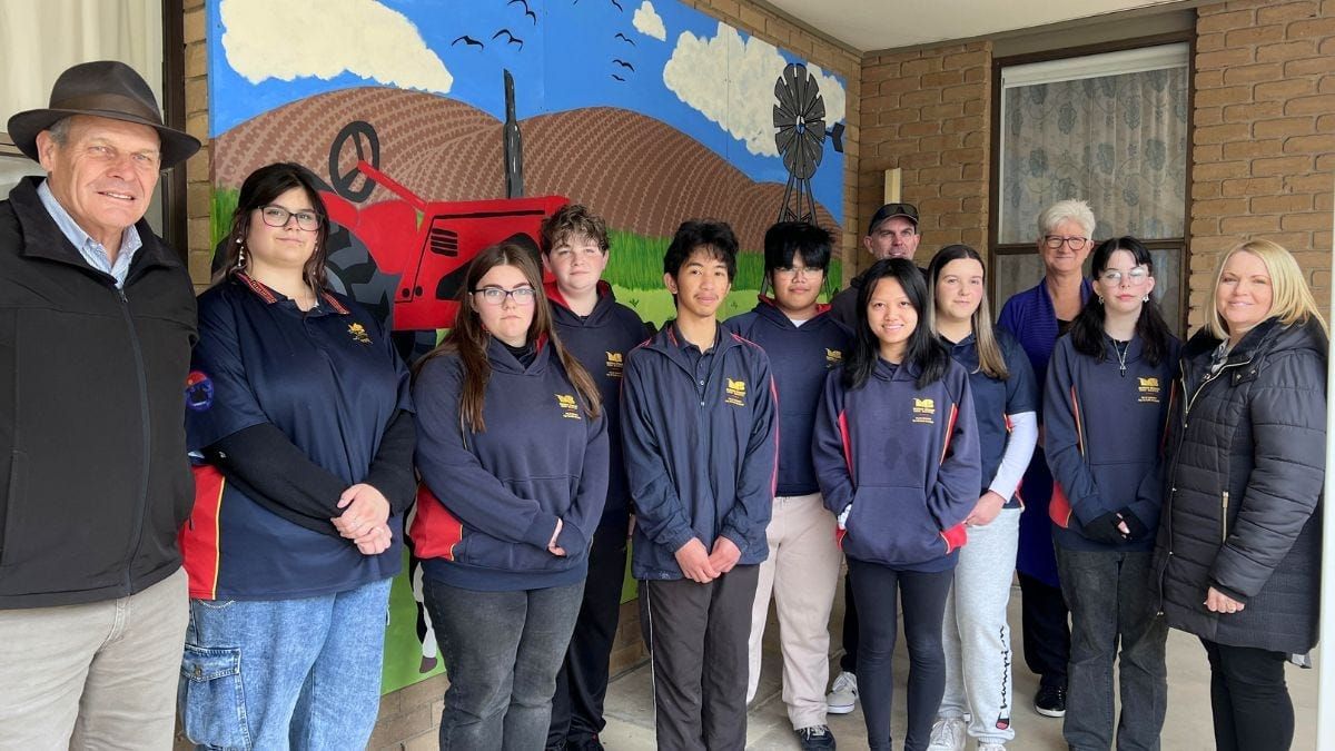 Country Life mural unveiled at Lerwin Nursing Home